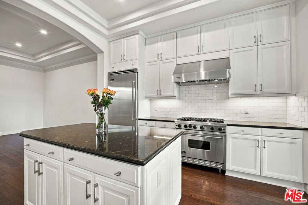 23949 De Ville Way - Photo 13