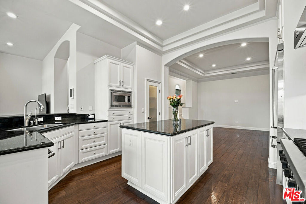 23949 De Ville Way - Photo 14