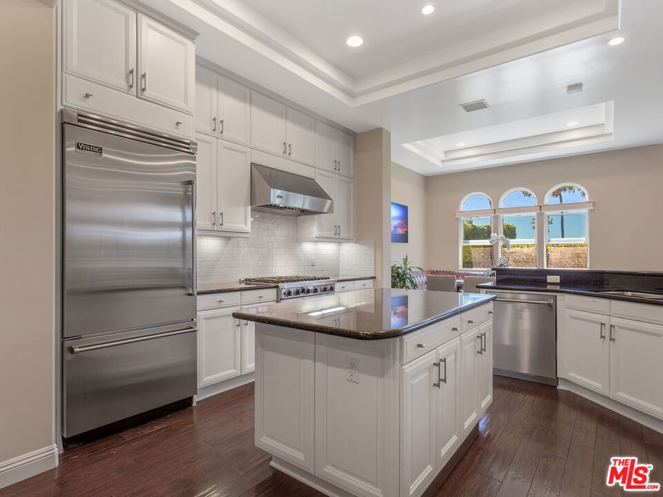 23949 De Ville Way - Photo 10