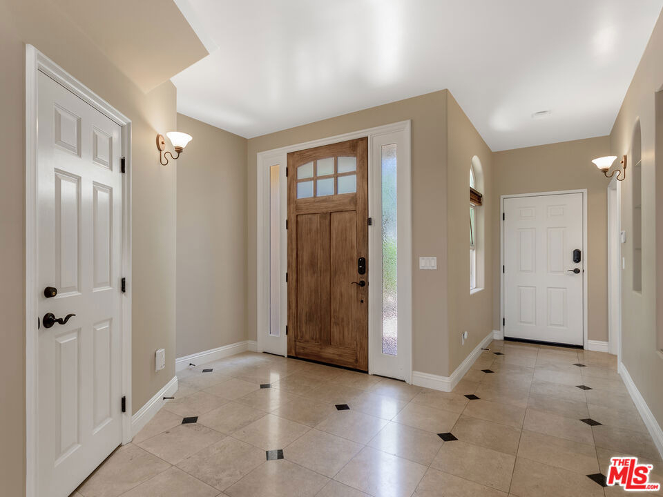23949 De Ville Way - Photo 3