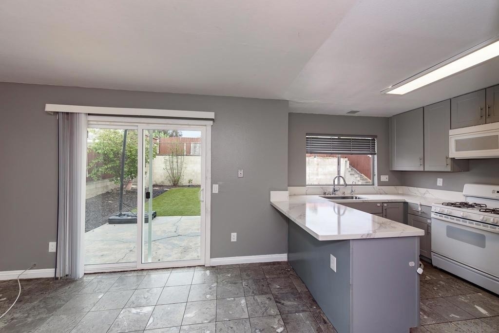1045 Fuchsia Lane - Photo 32