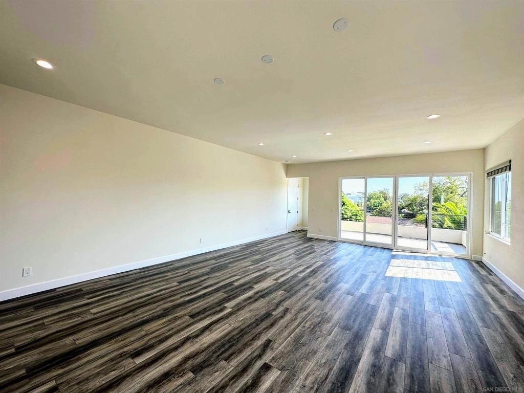 426 Sloane Ave - Photo 7
