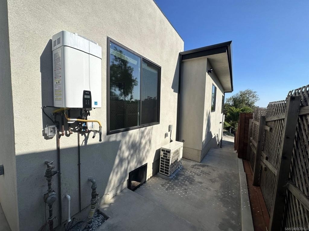 426 Sloane Ave - Photo 18