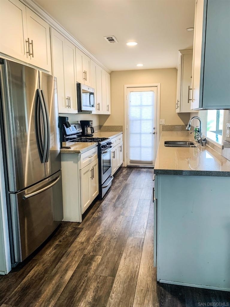 1286 Otono St - Photo 7