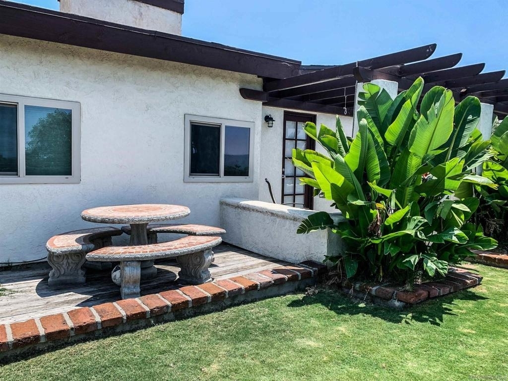 1286 Otono St - Photo 30