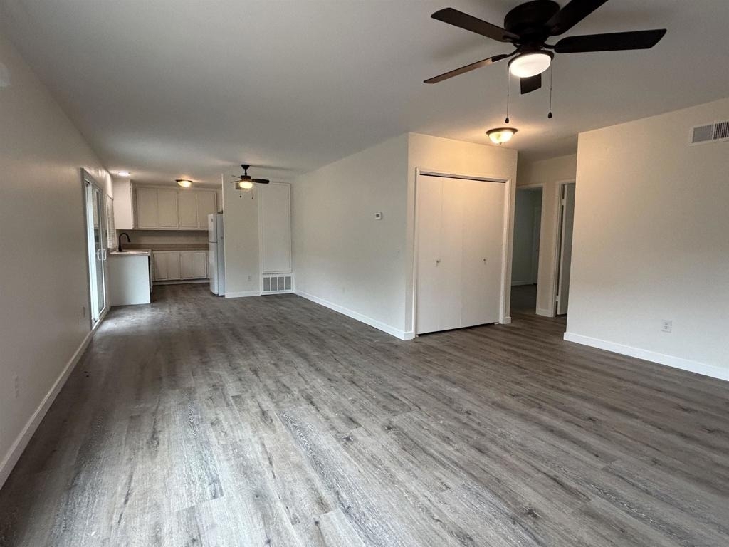 11385 Almazon St - Photo 2