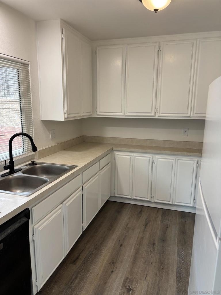 11385 Almazon St - Photo 14