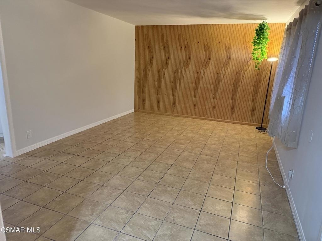 1873 Patricia Avenue - Photo 3
