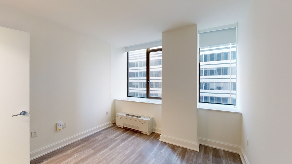 10 Hanover Square - Photo 3