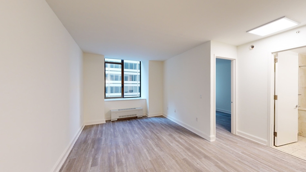 10 Hanover Square - Photo 2