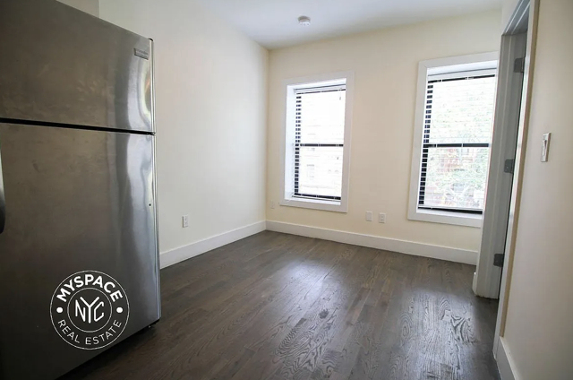 364 Bainbridge Street - Photo 3