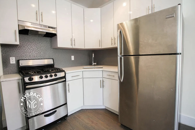 364 Bainbridge Street - Photo 0