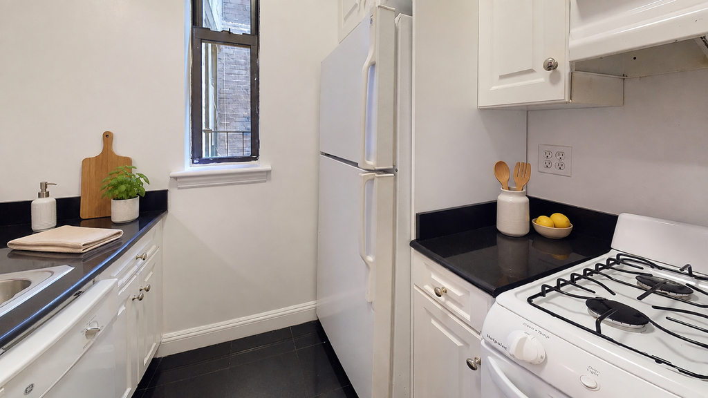  East 78th Street - Photo 3