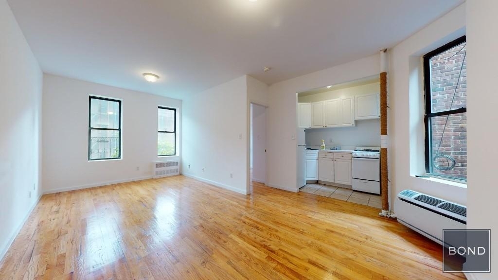 East 65 Street - Photo 0