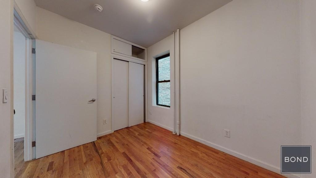 West 51 Street - Photo 11
