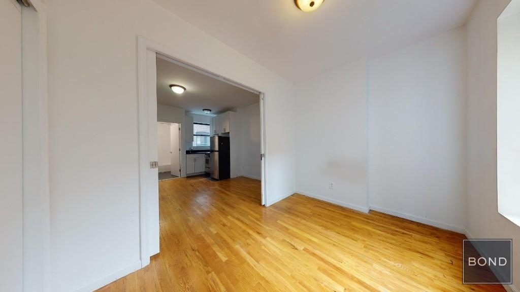 West 51 Street - Photo 5