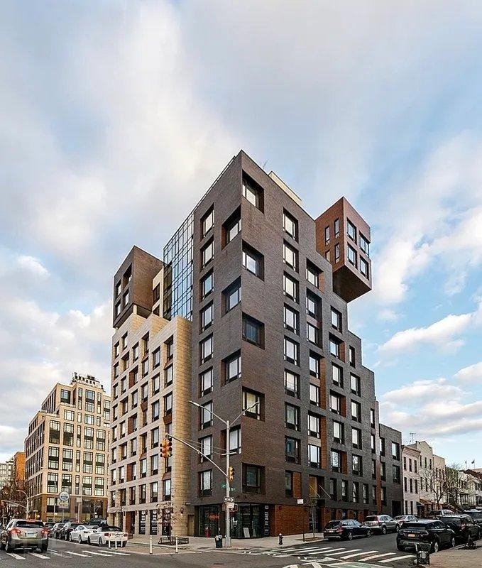 Fourth Avenue - Photo 16