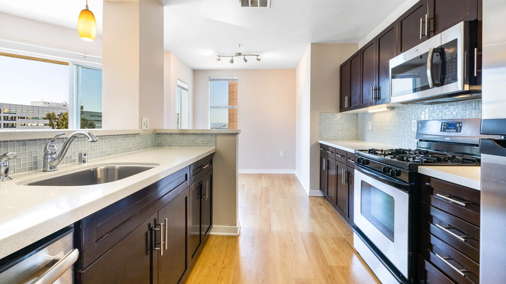 1050 Wilshire Blvd - Photo 7
