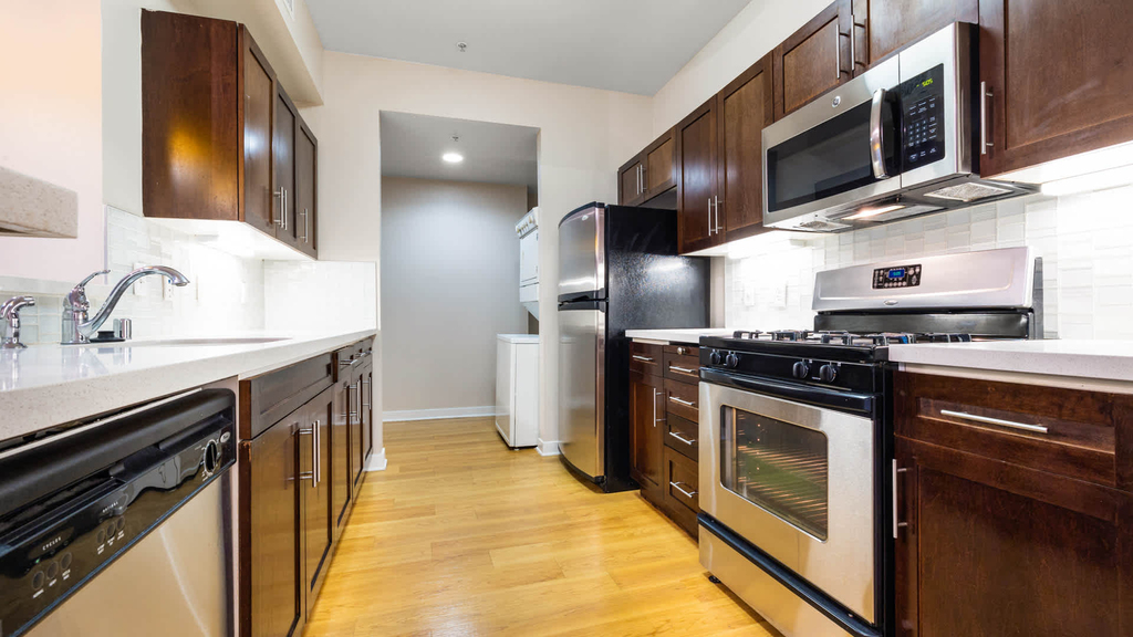 1050 Wilshire Blvd - Photo 9