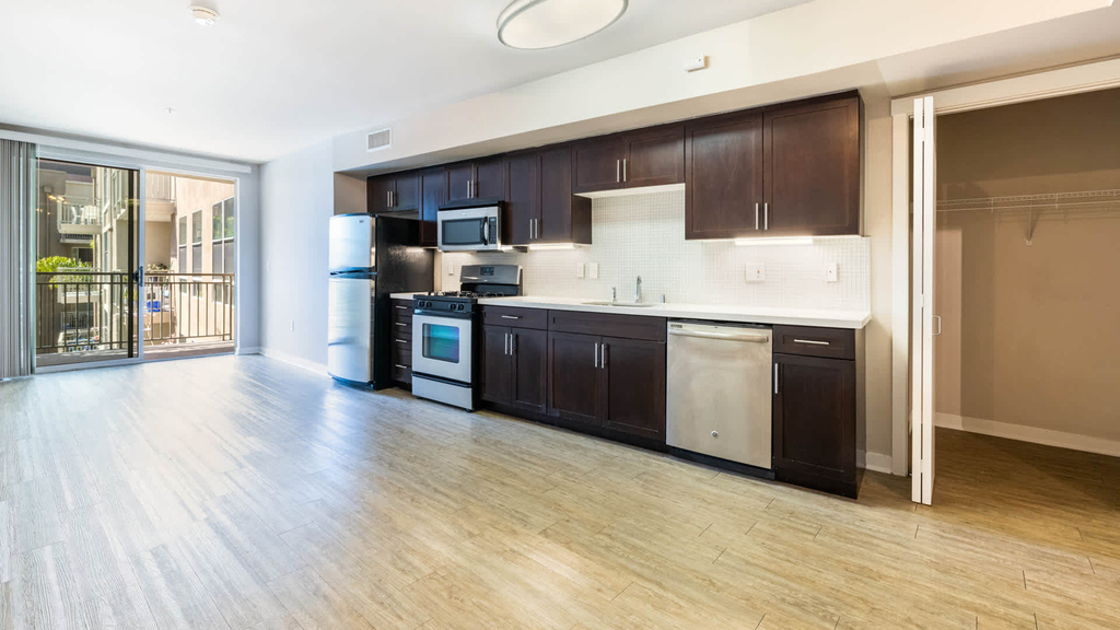 1050 Wilshire Blvd - Photo 12