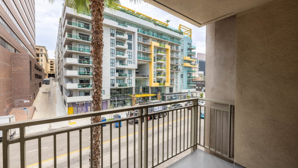 1050 Wilshire Blvd - Photo 25