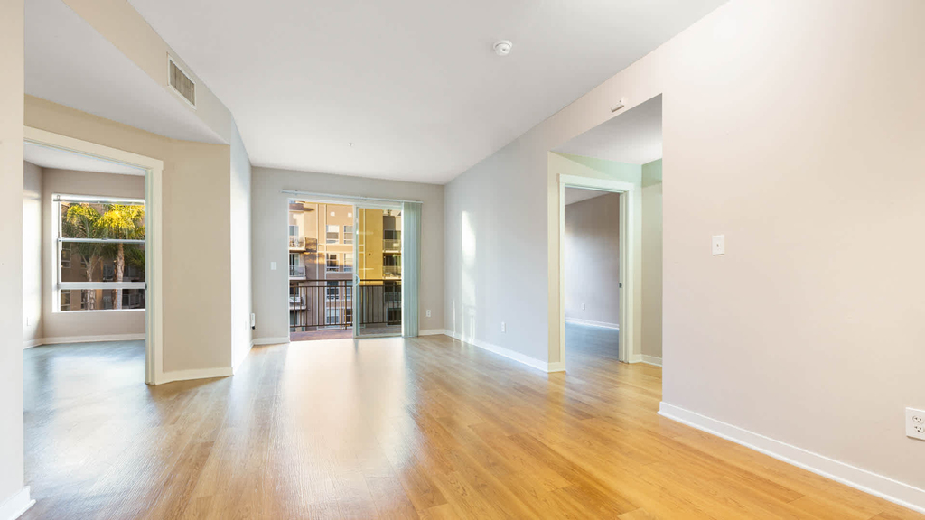 1050 Wilshire Blvd - Photo 17