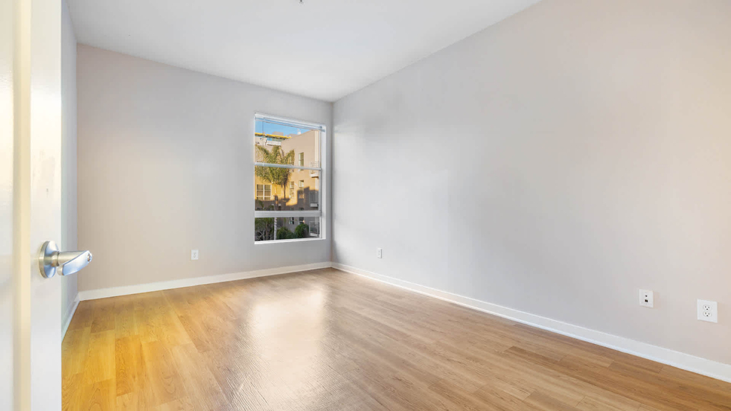 1050 Wilshire Blvd - Photo 35