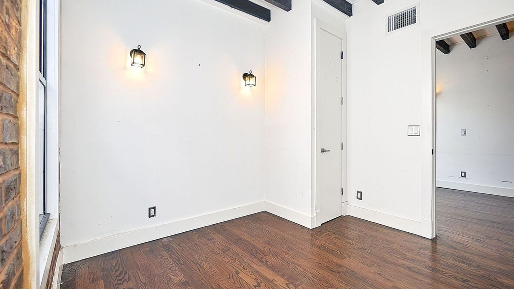 16-48 Norman St 11385 - Photo 6