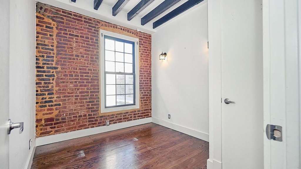 16-48 Norman St 11385 - Photo 9