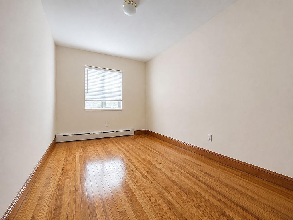 47th Street - Photo 3