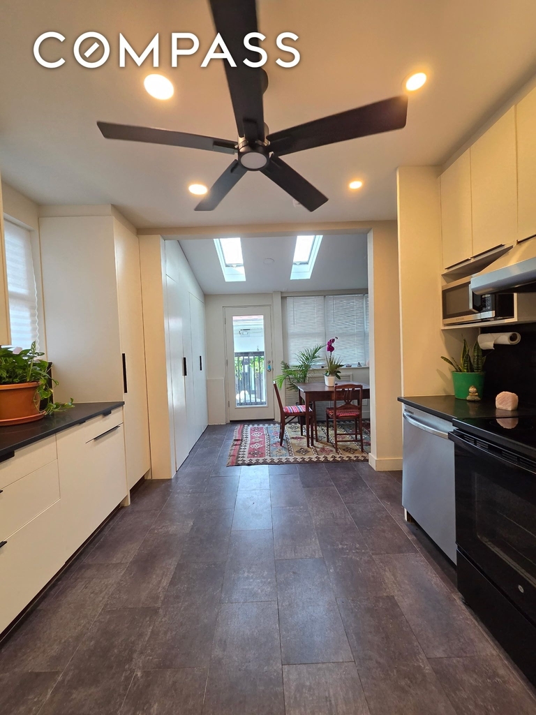 Olcott Street - Photo 2