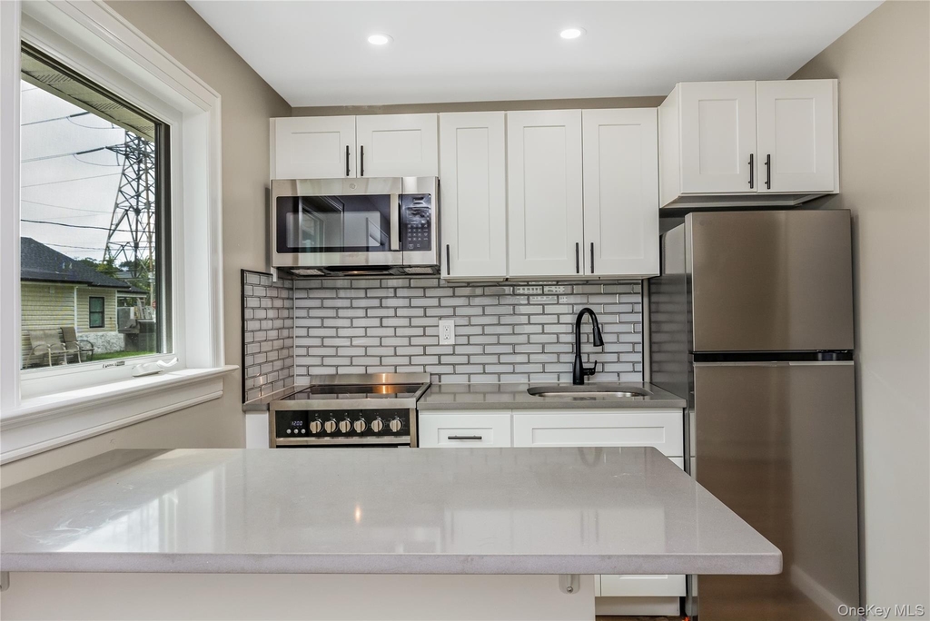 29 Tyler Street - Photo 2