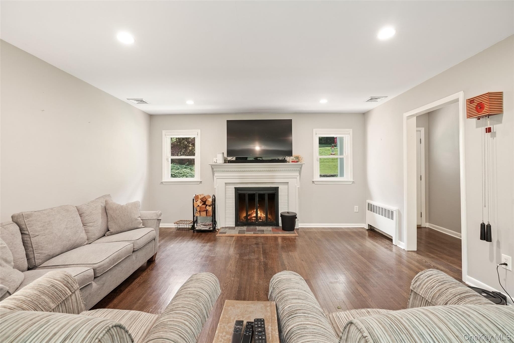 19 Skyview Drive - Photo 3