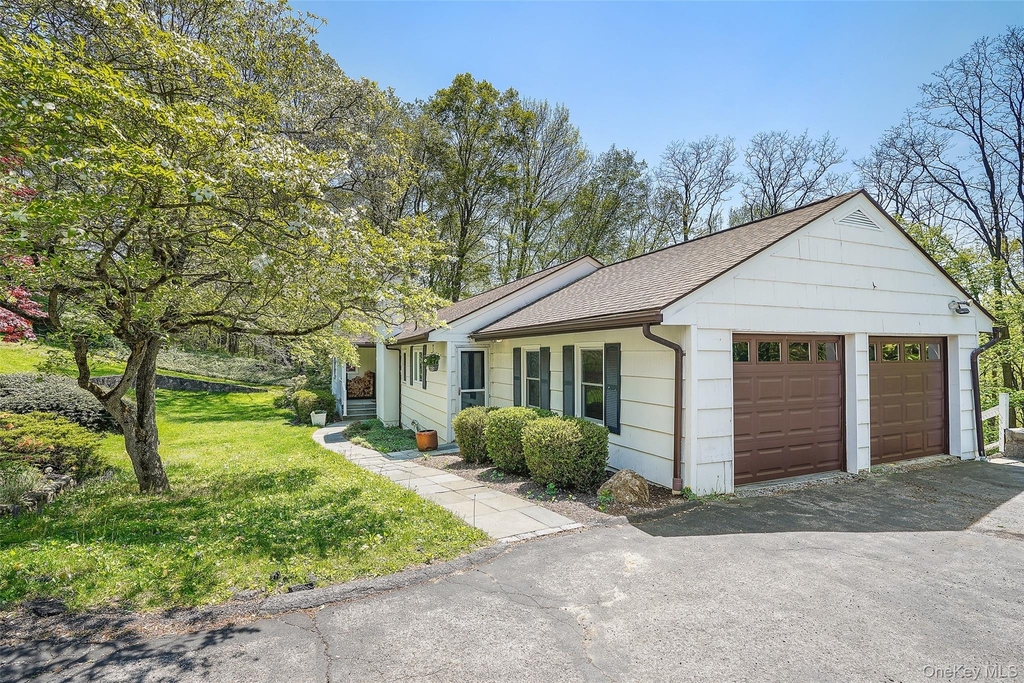 19 Skyview Drive - Photo 1