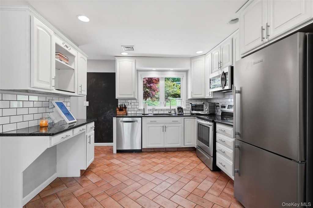 19 Skyview Drive - Photo 5