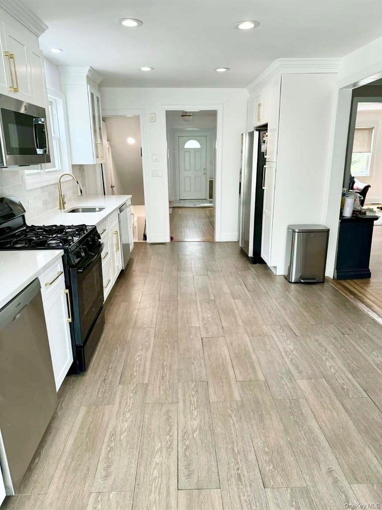 322 Westwood Road - Photo 3