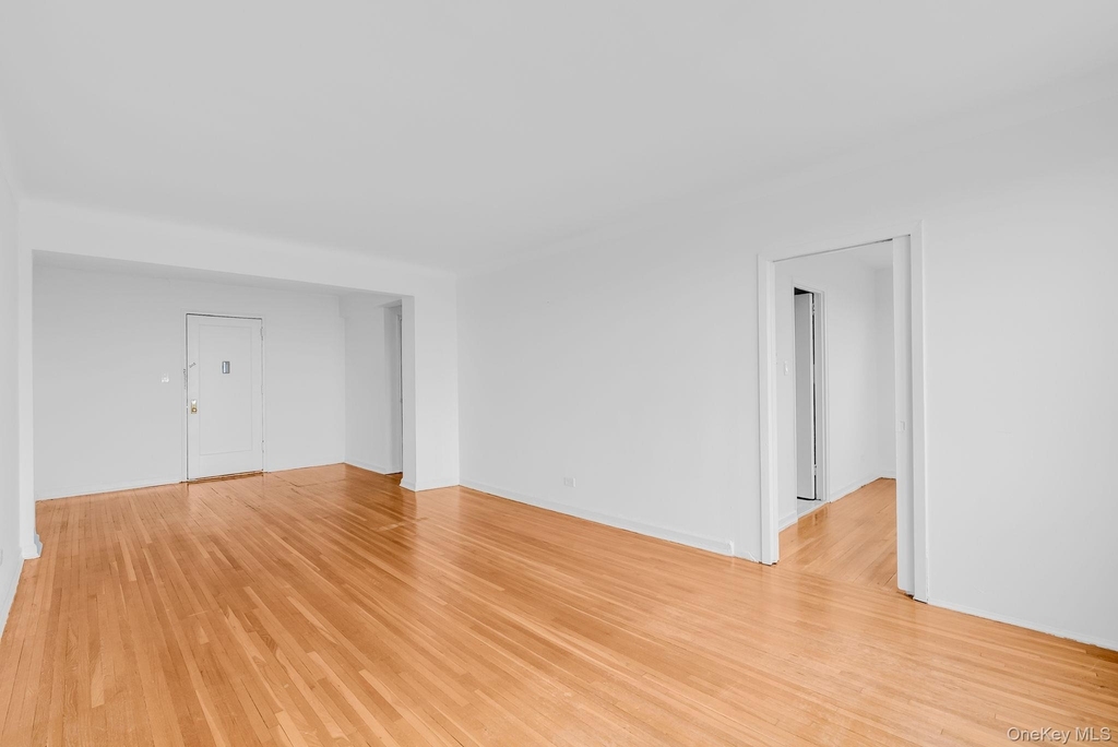 143-50 Hoover Avenue - Photo 3