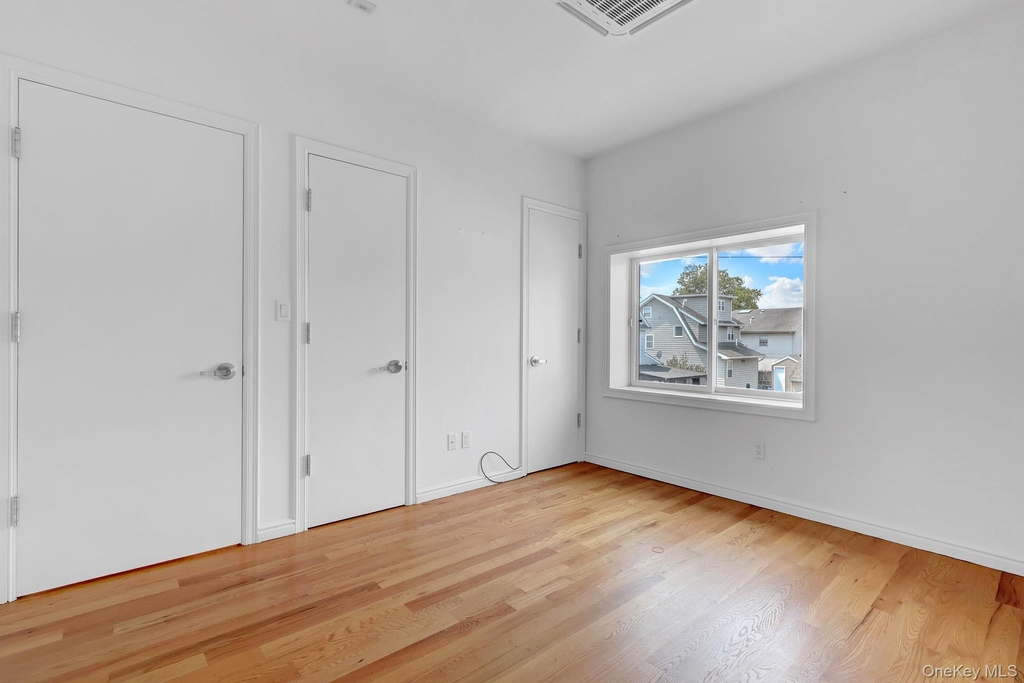 136 Rockaway Avenue - Photo 12