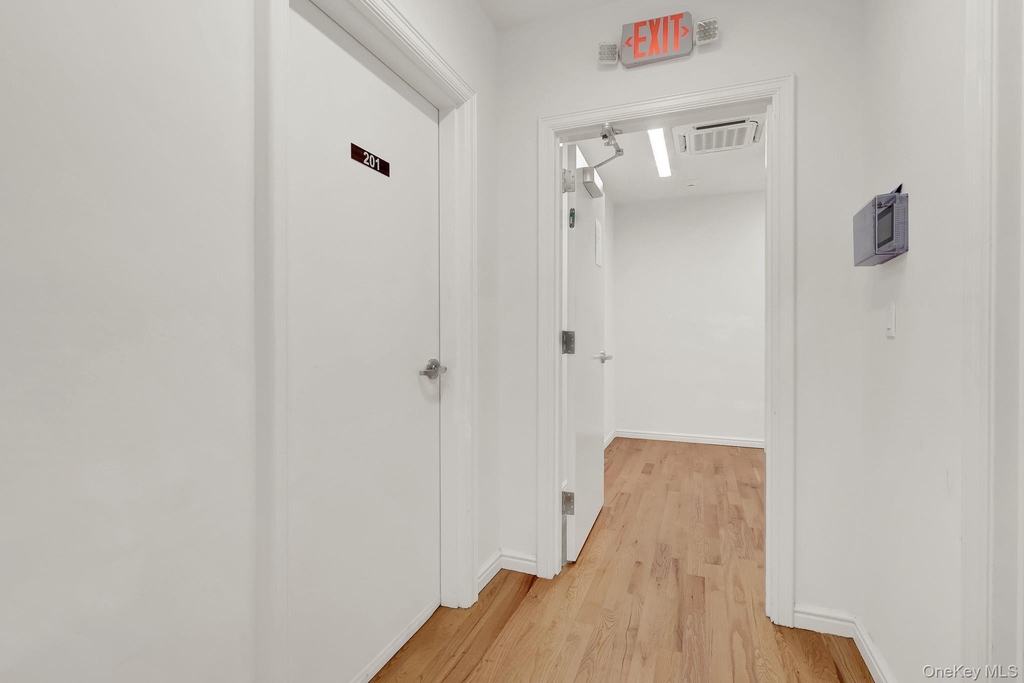 136 Rockaway Avenue - Photo 15