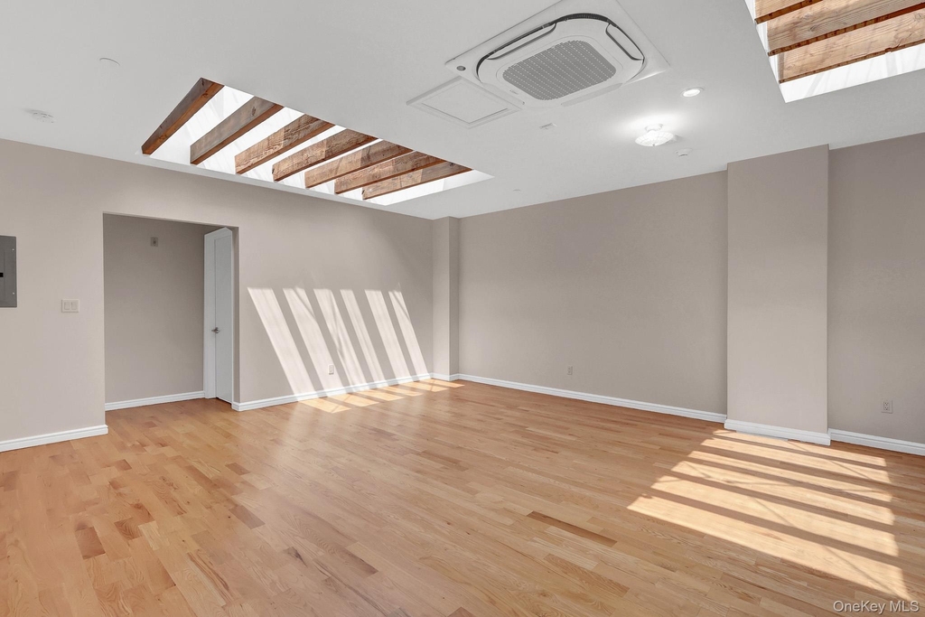 136 Rockaway Avenue - Photo 10