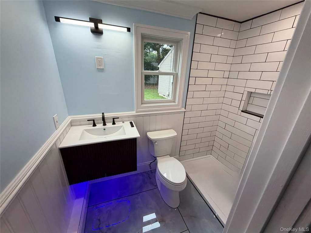 305 Smithtown Boulevard - Photo 3