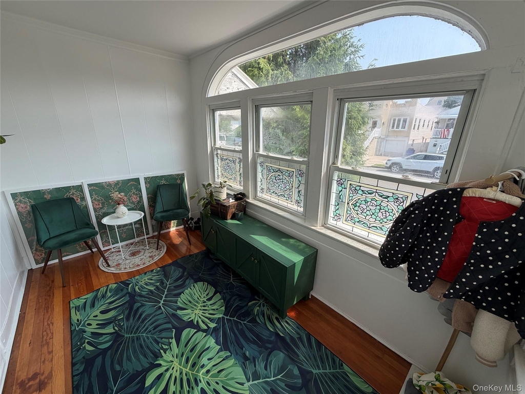 527 W Beech Street - Photo 9