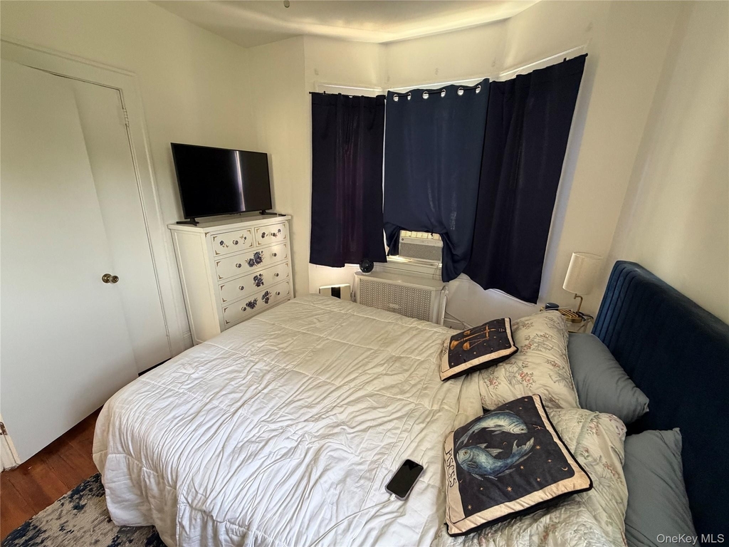 527 W Beech Street - Photo 12