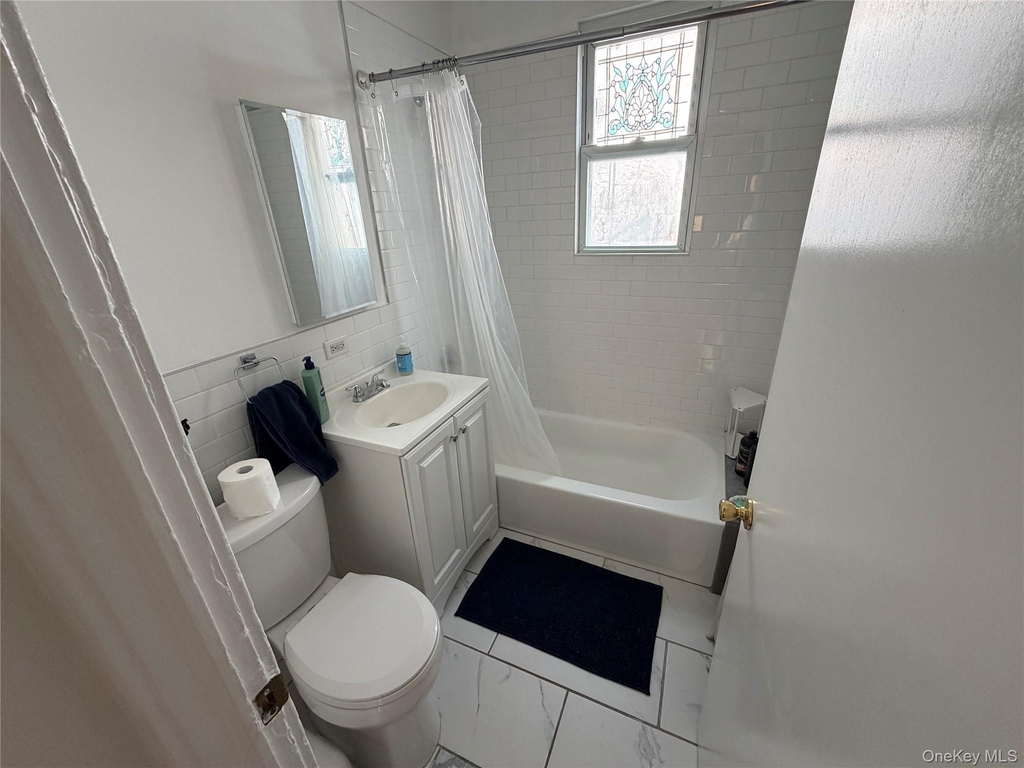 527 W Beech Street - Photo 13