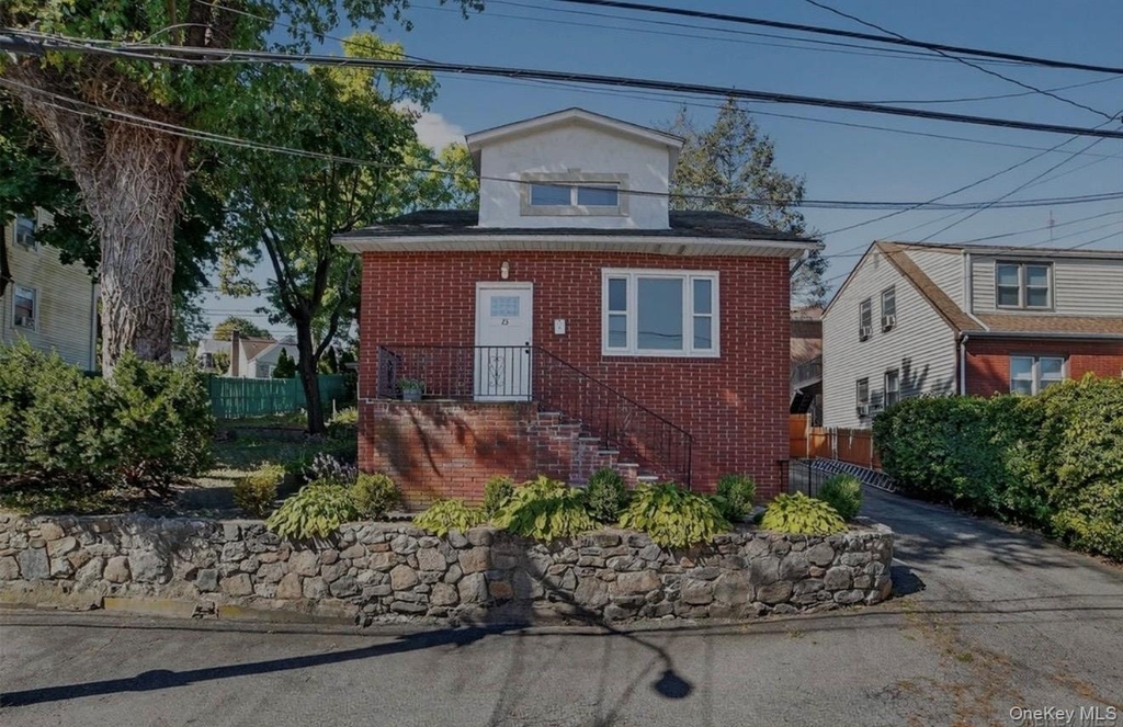 23 Mansion Ave - Photo 0