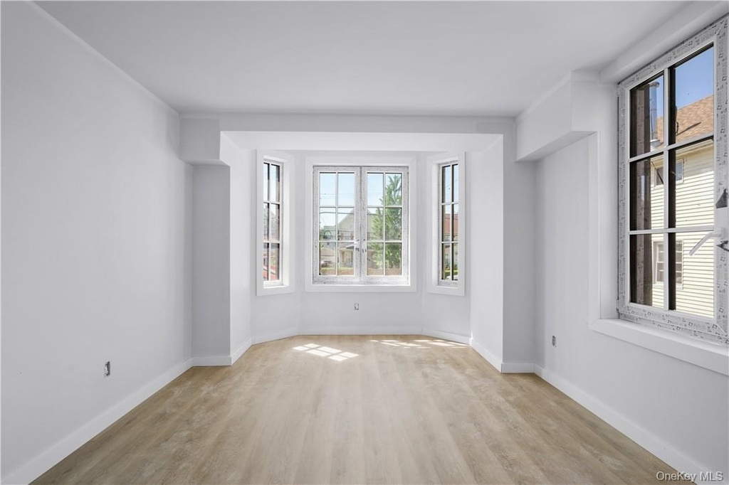 139 Fifth Avenue - Photo 4