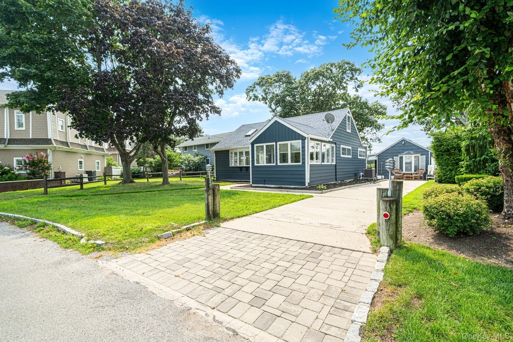 7 Oak Drive - Photo 0