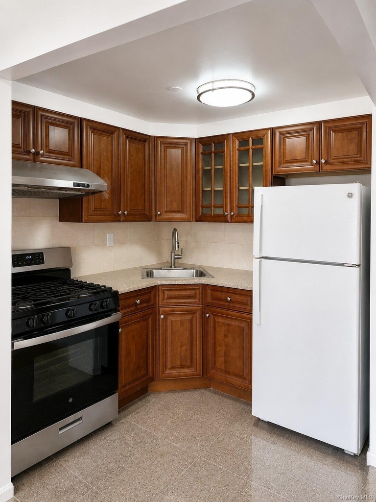 42-03 College Point Boulevard - Photo 1