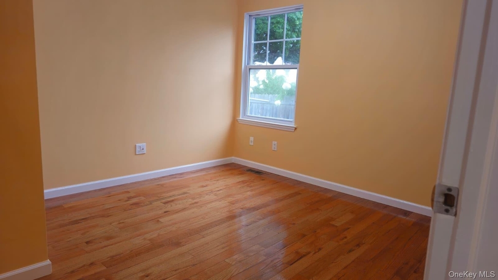 34 Nassau Avenue - Photo 6