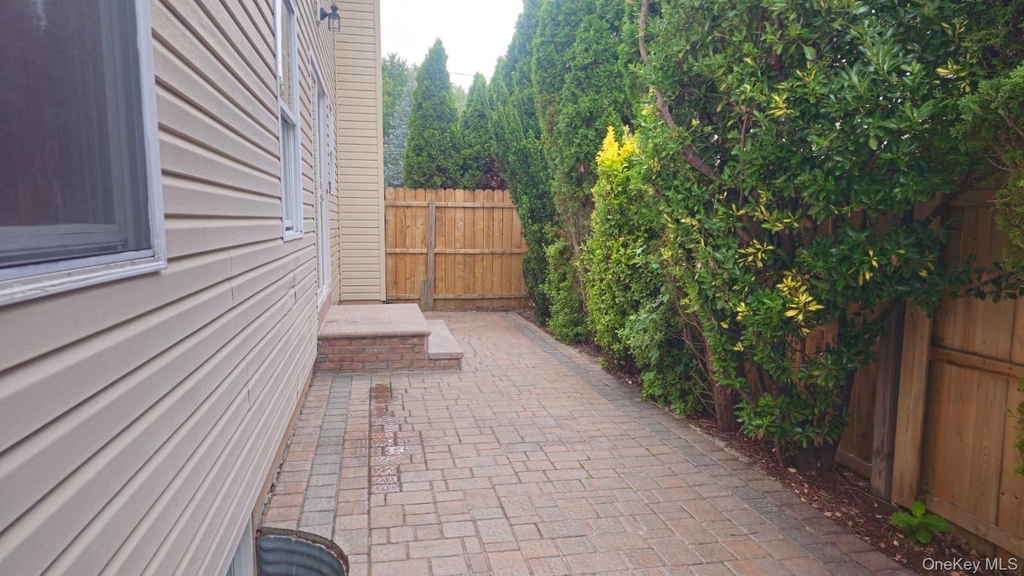 34 Nassau Avenue - Photo 8